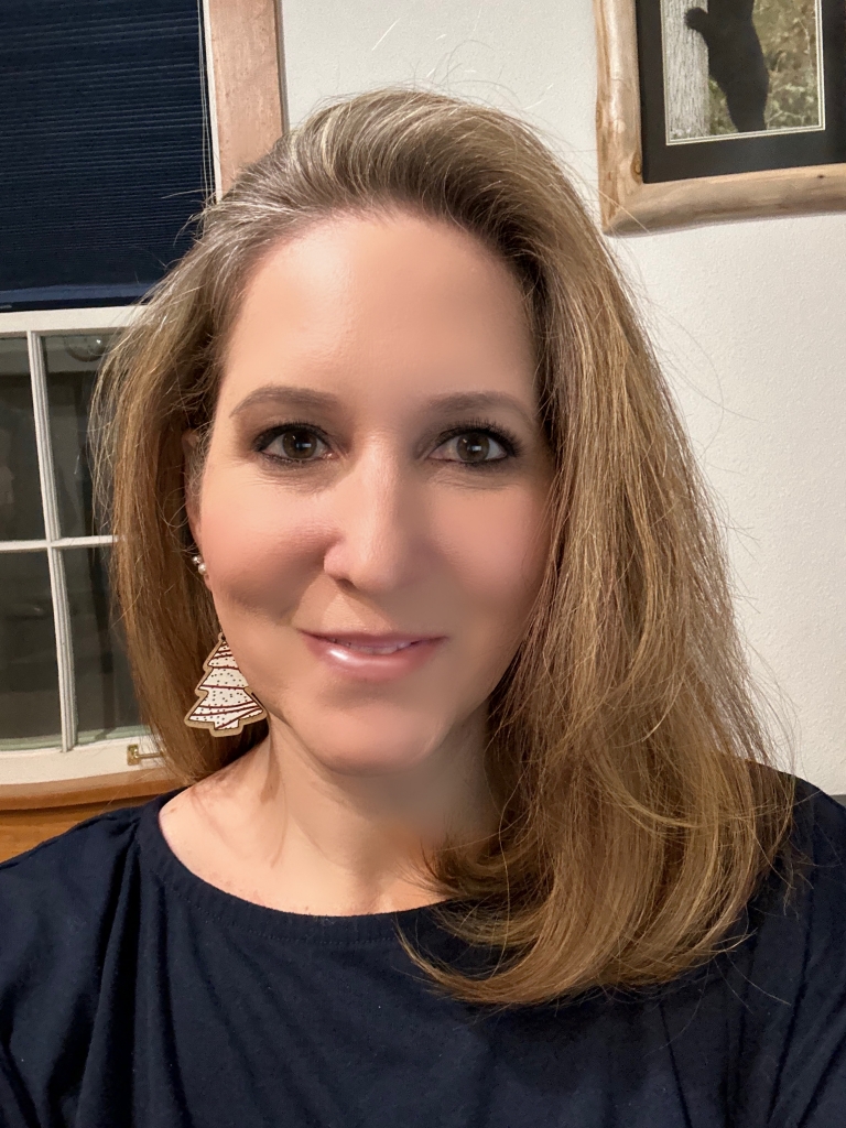 Lisa Long headshot